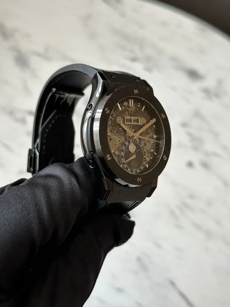 Hublot CLASSIC FUSION AEROFUSION MOONPHASE BLACK MAGIC